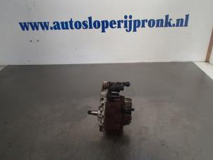 Used Mechanical fuel pump Renault Grand Scénic II (JM) 1.9 dCi 120 Price € 150,00 Margin scheme offered by Autosloopbedrijf Jan Pronk B.V.