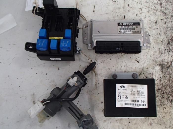 Used Engine management computer Hyundai Getz 1.3i 12V Price € 150,00 Margin scheme offered by Autosloopbedrijf Jan Pronk B.V.