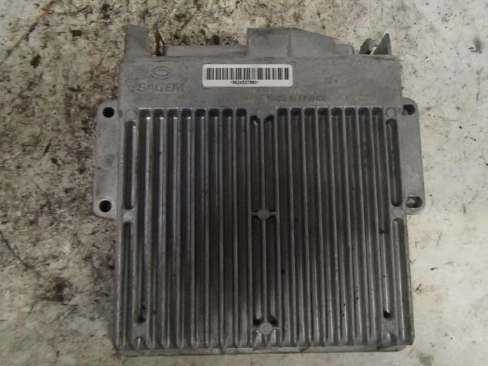 Used Engine management computer Peugeot 405 II Break (4E) 1.6 GRi,SRi Price € 75,00 Margin scheme offered by Autosloopbedrijf Jan Pronk B.V.