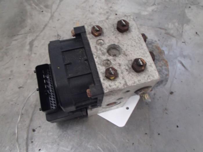 Usagé Bloc ABS Rover 45 1.6 16V Prix € 75,00 Règlement à la marge proposé par Autosloopbedrijf Jan Pronk B.V.