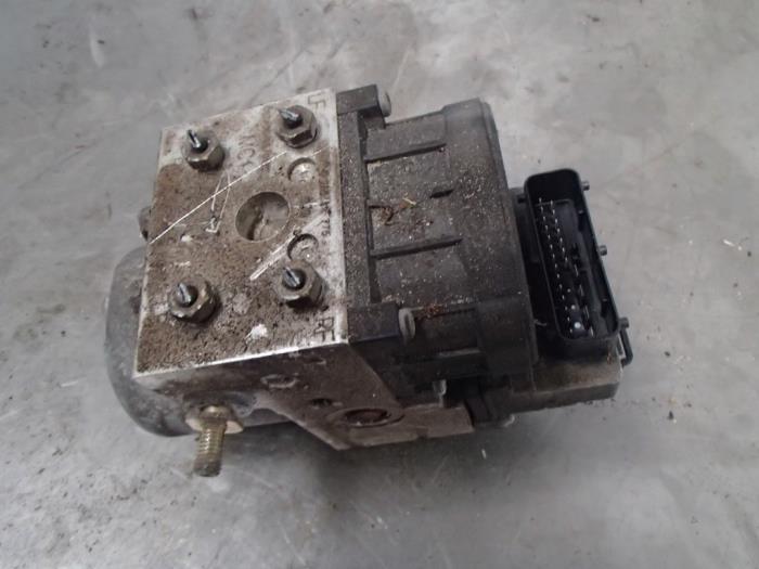 ABS pump from a Mitsubishi Space Star (DG) 1.8 16V GDI 2000