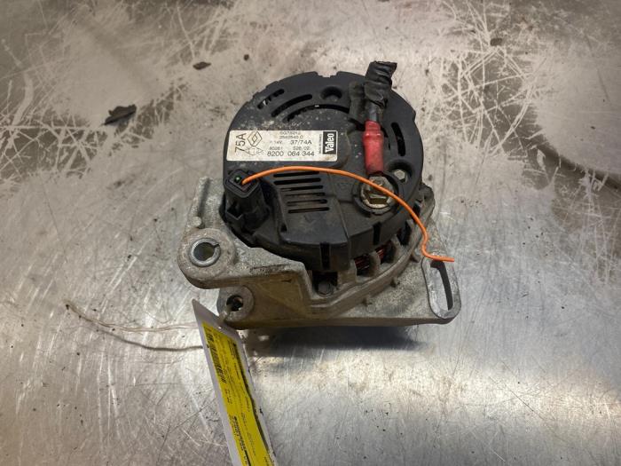 Dynamo från en Renault Twingo (C06) 1.2 2002