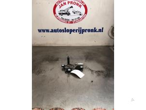 Used Rear wiper motor Ford Mondeo IV Wagon 2.3 16V Price € 30,00 Margin scheme offered by Autosloopbedrijf Jan Pronk B.V.