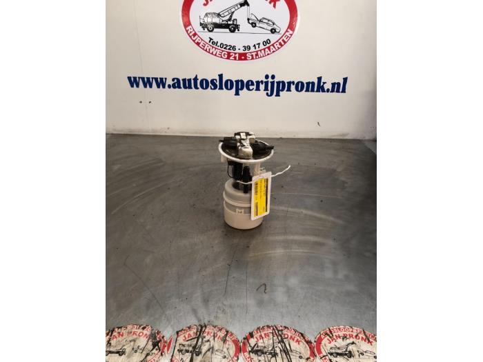 Gebrauchte Kraftstoffpumpe Elektrisch Renault Modus/Grand Modus (JP) 1.6 16V Preis € 50,00 Margenregelung angeboten von Autosloopbedrijf Jan Pronk B.V.