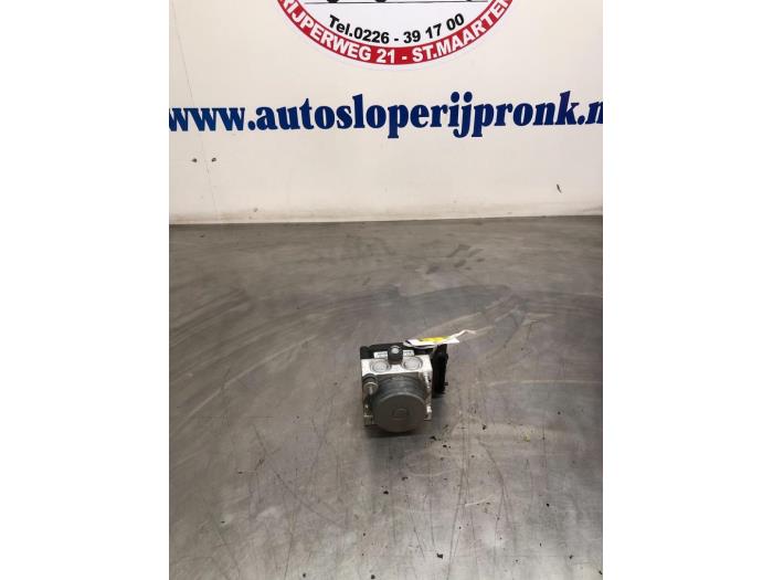 Usagé Pompe ABS Renault Modus/Grand Modus (JP) 1.6 16V Prix € 30,00 Règlement à la marge proposé par Autosloopbedrijf Jan Pronk B.V.