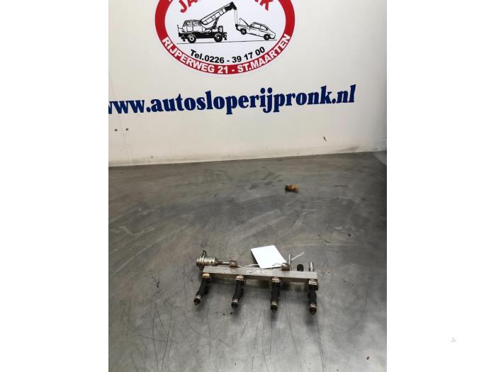 Usagé Système d'injection Opel Astra J Sports Tourer (PD8/PE8/PF8) 1.4 Turbo 16V Prix € 50,00 Règlement à la marge proposé par Autosloopbedrijf Jan Pronk B.V.