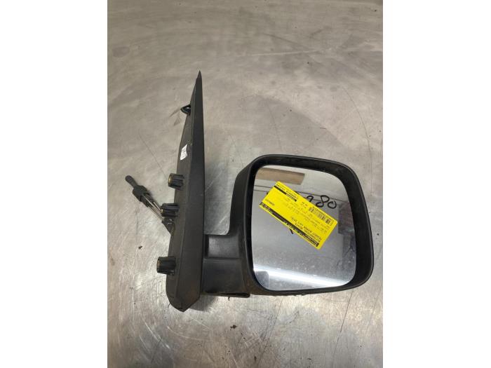 Außenspiegel rechts van een Peugeot Bipper (AA) 1.3 BlueHDi 80 16V 2016