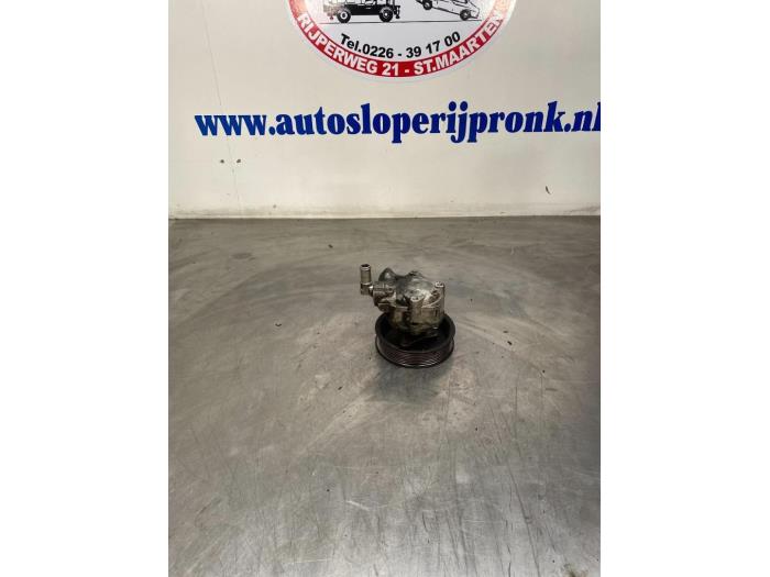 Usagé Pompe de direction Opel Movano 2.3 CDTi 16V FWD Prix € 75,00 Règlement à la marge proposé par Autosloopbedrijf Jan Pronk B.V.