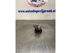 Used Power steering pump Opel Movano 2.3 CDTi 16V FWD Price € 75,00 Margin scheme offered by Autosloopbedrijf Jan Pronk B.V.