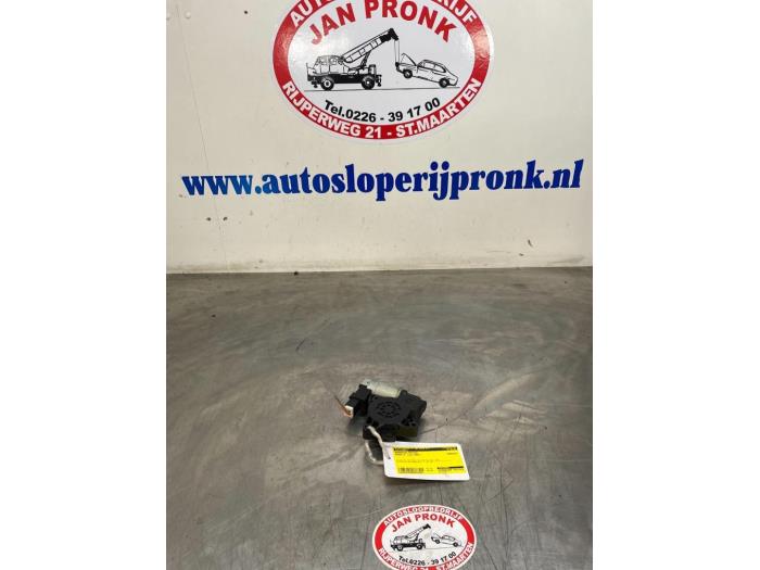 Usados Motor de ventanilla de puerta Mazda 6 Sportbreak (GY19/89) 2.0i 16V Precio € 20,00 Norma de margen ofrecido por Autosloopbedrijf Jan Pronk B.V.
