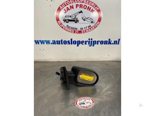 Used Wing mirror, right Renault Clio III (BR/CR) 1.2 16V 75 Price € 40,00 Margin scheme offered by Autosloopbedrijf Jan Pronk B.V.