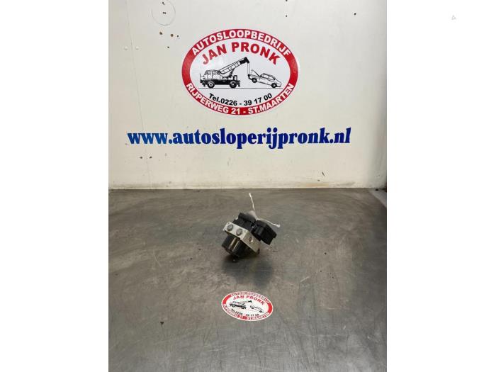 Używane Pompa ABS Fiat Doblo Cargo (263) 1.3 MJ 16V DPF Euro 5 Cena € 125,00 Procedura marży oferowane przez Autosloopbedrijf Jan Pronk B.V.