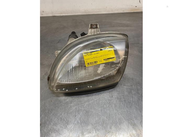 Headlight, left from a Fiat Seicento (187) 1.1 SPI Hobby,Young 2000