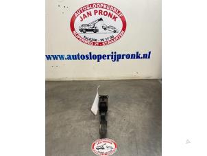 Used Accelerator pedal Mercedes Sprinter 5t (906.15/906.25) 513 CDI 16V Price € 25,00 Margin scheme offered by Autosloopbedrijf Jan Pronk B.V.