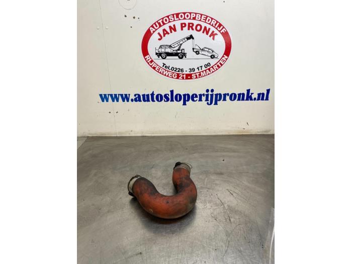Gebrauchte Intercooler Schlauch Mercedes Sprinter 5t (906.15/906.25) 513 CDI 16V Preis € 30,00 Margenregelung angeboten von Autosloopbedrijf Jan Pronk B.V.