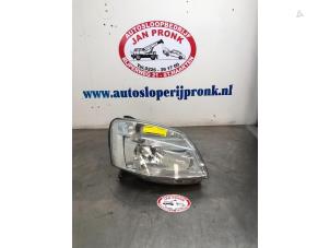 Used Headlight, right Peugeot Partner 1.6 HDI 90 16V Price € 35,00 Margin scheme offered by Autosloopbedrijf Jan Pronk B.V.