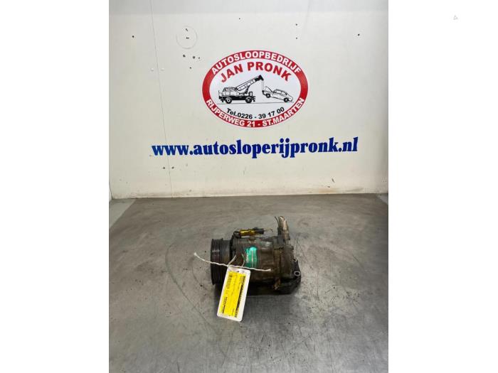 Usagé Pompe clim Peugeot 807 3.0 V6 24V Prix € 55,00 Règlement à la marge proposé par Autosloopbedrijf Jan Pronk B.V.