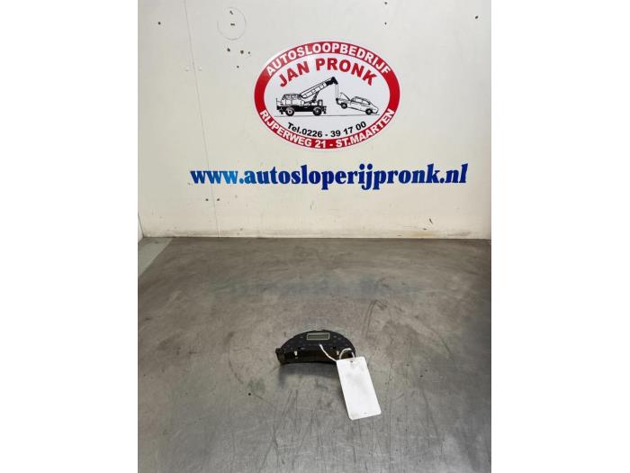Begagnade Innerdisplay Peugeot 807 3.0 V6 24V Pris € 25,00 Marginaltabell erbjuds av Autosloopbedrijf Jan Pronk B.V.