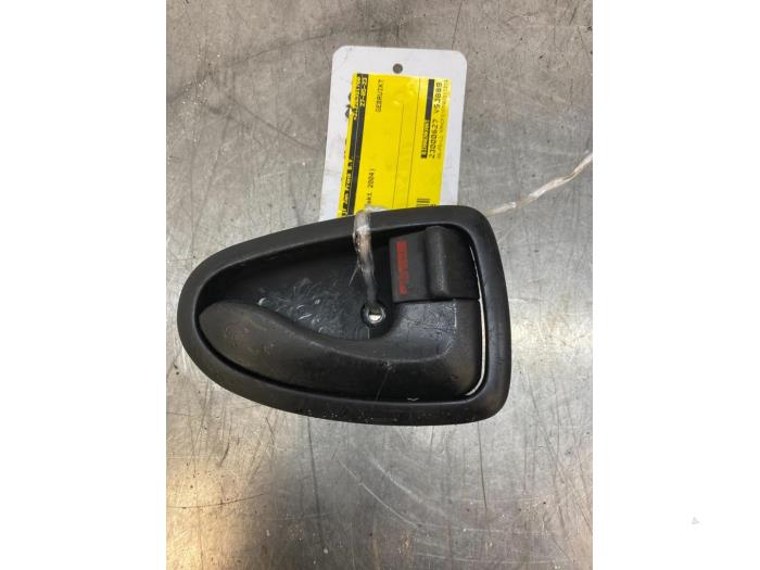 Handle from a Hyundai Accent 1.3 12V 2004