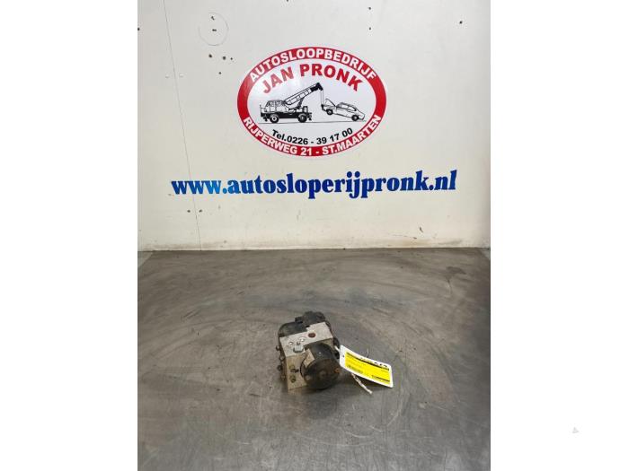 Używane Pompa ABS Honda Civic (EP/EU) 1.6 16V VTEC Cena € 83,00 Procedura marży oferowane przez Autosloopbedrijf Jan Pronk B.V.