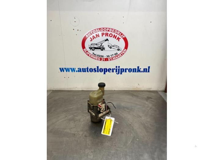 Usagé Pompe de direction Dacia Logan MCV II/III/Sandero Wagon 0.9 TCE 12V Prix € 150,00 Règlement à la marge proposé par Autosloopbedrijf Jan Pronk B.V.