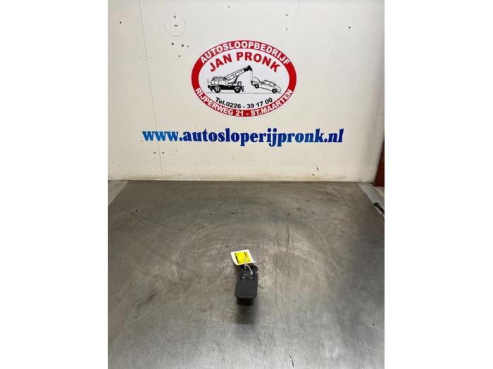 Usados Interruptor de ventanilla eléctrica Renault Modus/Grand Modus (JP) 1.2 16V Precio € 30,00 Norma de margen ofrecido por Autosloopbedrijf Jan Pronk B.V.