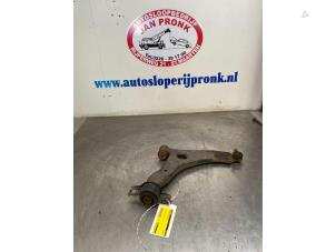 Used Front wishbone, right Ford Focus 1 1.6 16V Price € 30,00 Margin scheme offered by Autosloopbedrijf Jan Pronk B.V.