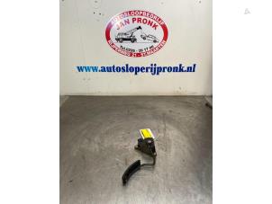 Used Accelerator pedal Renault Modus/Grand Modus (JP) 1.2 16V Price € 30,00 Margin scheme offered by Autosloopbedrijf Jan Pronk B.V.