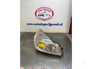 Used Headlight, right Renault Espace (JK) 2.0 Turbo 16V Grand Espace Price € 60,00 Margin scheme offered by Autosloopbedrijf Jan Pronk B.V.