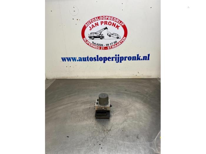 Begagnade ABS-pump Audi A6 (C6) 4.2 V8 40V FSI Quattro Pris € 150,00 Marginaltabell erbjuds av Autosloopbedrijf Jan Pronk B.V.