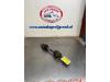 Front drive shaft, left from a Opel Corsa C (F08/68), 2000 / 2009 1.0 12V, Hatchback, Petrol, 973cc, 43kW (58pk), FWD, Z10XE; EURO4, 2000-09 / 2003-06 2002