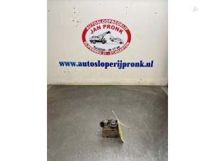 Used Mechanical fuel pump Peugeot 308 SW (4E/H) 1.6 16V THP 150 Price € 300,00 Margin scheme offered by Autosloopbedrijf Jan Pronk B.V.