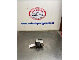 Used ABS pump Mercedes E Combi (S210) 2.6 E-240 V6 18V Price € 50,00 Margin scheme offered by Autosloopbedrijf Jan Pronk B.V.