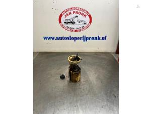 Usagé Pompe d'injection Volkswagen Transporter/Caravelle T5 1.9 TDi Prix € 75,00 Règlement à la marge proposé par Autosloopbedrijf Jan Pronk B.V.