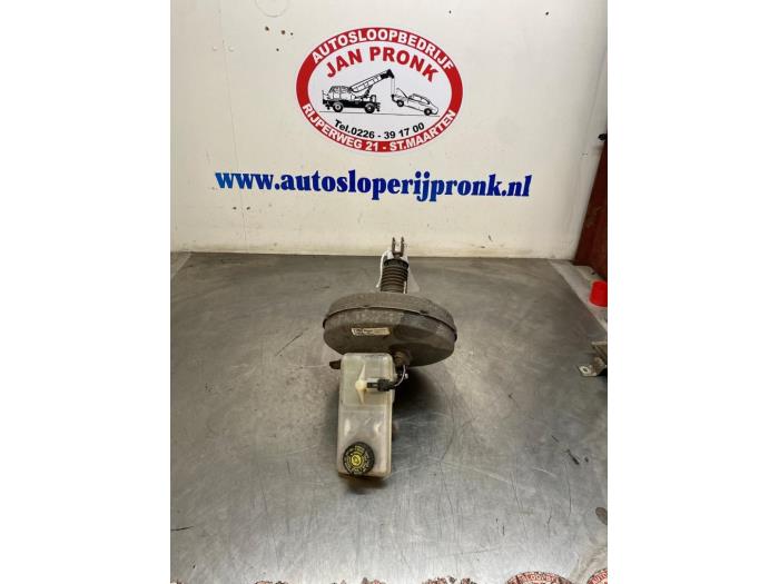 Usagé Servo frein Opel Vivaro 1.9 DI Prix € 50,00 Règlement à la marge proposé par Autosloopbedrijf Jan Pronk B.V.