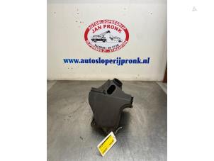 Used Air box BMW 3 serie Touring (E91) 318i 16V Price € 30,00 Margin scheme offered by Autosloopbedrijf Jan Pronk B.V.