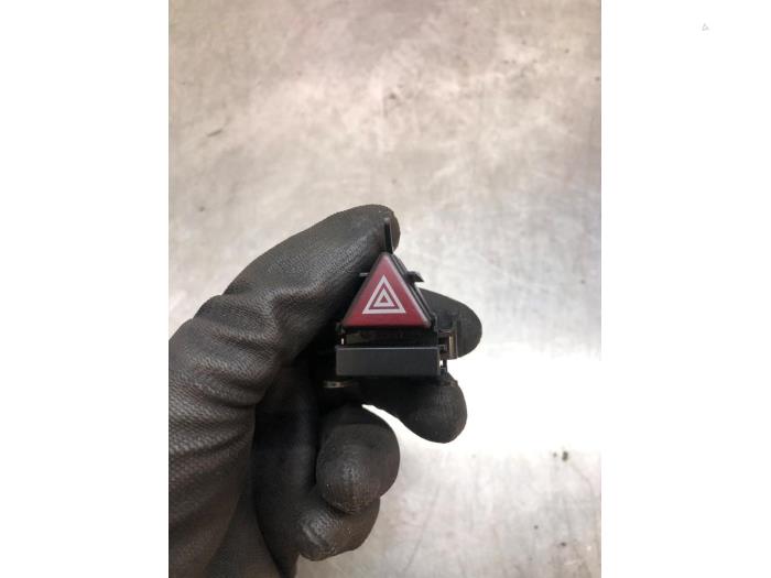Panic lighting switch from a Mercedes-Benz A (W169) 1.5 A-160 2011