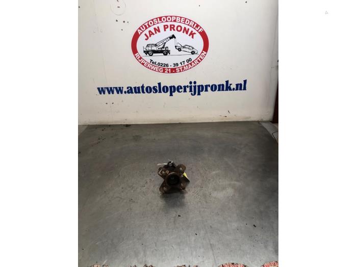 Begagnade Bakre nav Daihatsu Materia 1.3 16V Pris € 50,00 Marginaltabell erbjuds av Autosloopbedrijf Jan Pronk B.V.