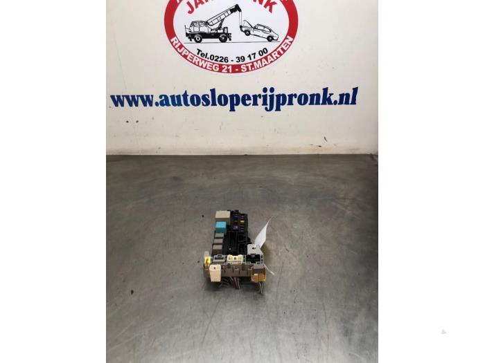 Begagnade Säkringsbox Daihatsu Materia 1.3 16V Pris € 35,00 Marginaltabell erbjuds av Autosloopbedrijf Jan Pronk B.V.