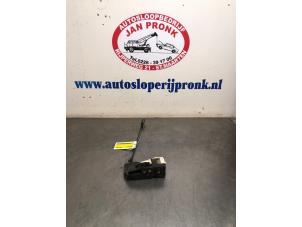 Used Rear door mechanism 4-door, right Ford Galaxy (WGR) 2.3i 16V Price € 25,00 Margin scheme offered by Autosloopbedrijf Jan Pronk B.V.