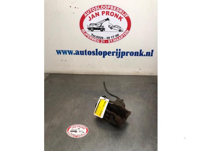 Gebrauchte Bremszange rechts vorne Toyota Avensis (T25/B1B) 2.0 16V D-4D 115 Preis € 40,00 Margenregelung angeboten von Autosloopbedrijf Jan Pronk B.V.