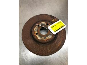 Used Front brake disc Toyota Avensis (T25/B1B) 2.0 16V D-4D 115 Price € 25,00 Margin scheme offered by Autosloopbedrijf Jan Pronk B.V.