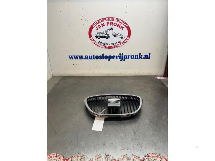 Begagnade Grill Seat Toledo (5P2) 1.6 Pris € 25,00 Marginaltabell erbjuds av Autosloopbedrijf Jan Pronk B.V.