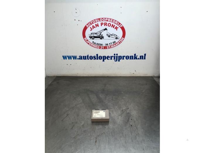 Używane Modul keyless vehicle Volvo S40 (VS) 1.8 16V Cena € 40,00 Procedura marży oferowane przez Autosloopbedrijf Jan Pronk B.V.
