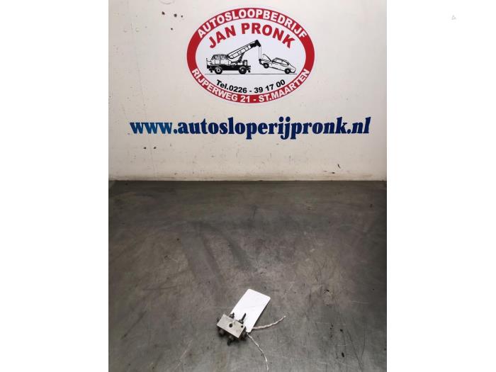 Begagnade EBD-system Opel Corsa C (F08/68) 1.4 16V Pris € 25,00 Marginaltabell erbjuds av Autosloopbedrijf Jan Pronk B.V.