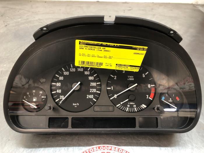 Odometer KM from a BMW 5 serie Touring (E39) 530i 24V 2002