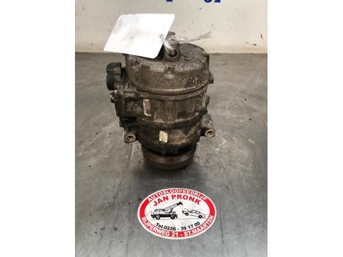 Air conditioning pump from a BMW 5 serie Touring (E39) 530i 24V 2002