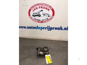 Used Throttle body Ford Focus C-Max 1.8 16V Price € 50,00 Margin scheme offered by Autosloopbedrijf Jan Pronk B.V.