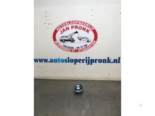 Used Tailgate handle BMW 1 serie (E87/87N) 118i 16V Price € 25,00 Margin scheme offered by Autosloopbedrijf Jan Pronk B.V.