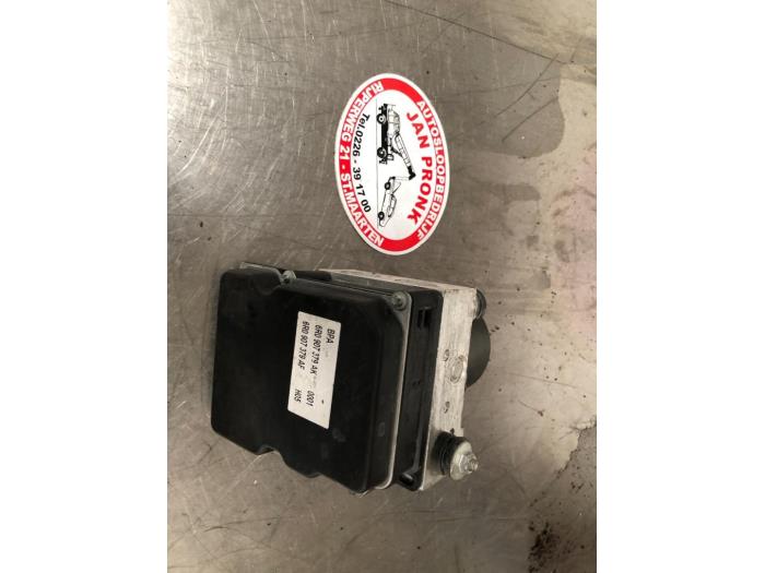 Begagnade ABS-pump Volkswagen Polo V (6R) 1.4 16V Pris € 50,00 Marginaltabell erbjuds av Autosloopbedrijf Jan Pronk B.V.